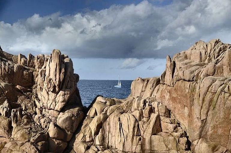 ArtsMedias Petit Voilier Br&eacute;hat